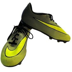 Nike Bravata Neon Yellow/Black Soccer Cleats Youth 4, 4.5 Preowned